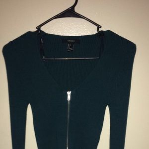 Dark green long sleep crop top